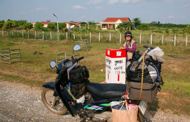 Cặp vợ chồng phượt thủ U70 gây choáng khi xuyên Việt bằng xe máy - 3 Cặp vợ chồng “phượt thủ” U70 gây “choáng” khi xuyên Việt bằng xe máy