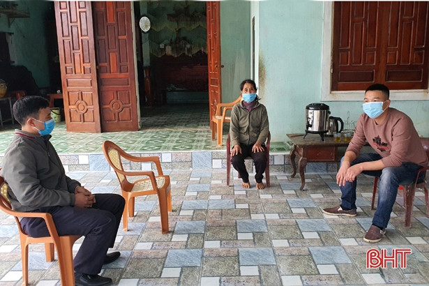 “Cảnh giác” với Covid-19 ở cảng cá lớn nhất Hà Tĩnh ảnh 10 “Cảnh giác” với Covid-19 ở cảng cá lớn nhất Hà Tĩnh