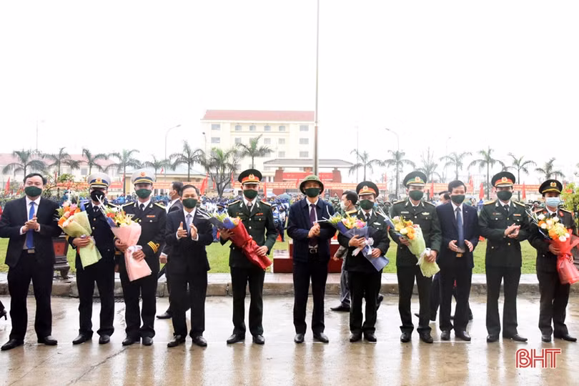 Lễ giao quân ở Hà Tĩnh hoàn thành nhanh gọn, chú trọng phòng dịch