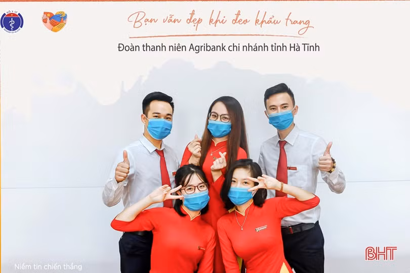 Agribank tỉnh Hà Tĩnh hưởng ứng thông điệp “Bạn vẫn đẹp khi đeo khẩu trang”