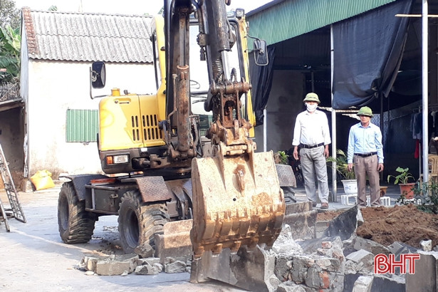 Người dân Can Lộc ra quân xây dựng nông thôn mới