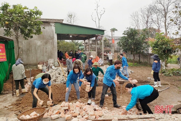 Hưởng ứng Tháng Thanh niên, ĐVTN huyện Nghi Xuân hướng về cộng đồng