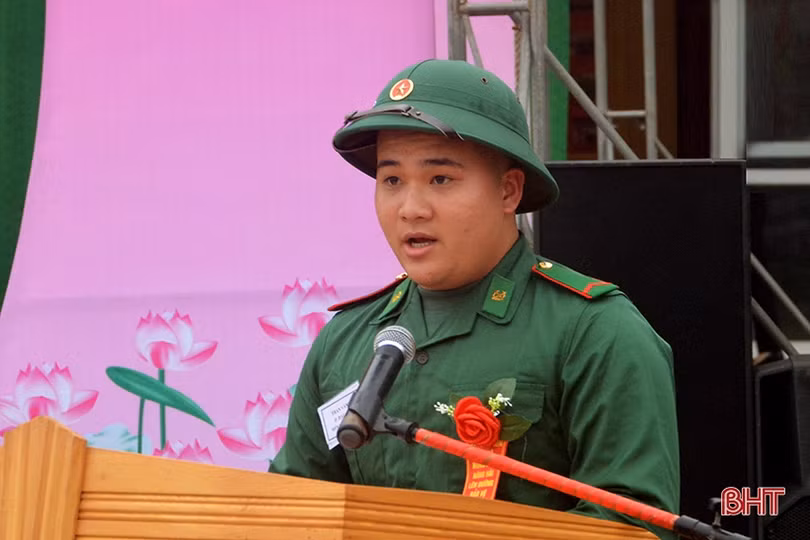 Lễ giao quân ở Hà Tĩnh hoàn thành nhanh gọn, chú trọng phòng dịch