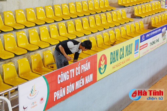 giai bong chuyen pv gas 2016 tai ha tinh nong truoc gio g