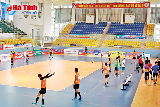 giai bong chuyen pv gas 2016 tai ha tinh nong truoc gio g