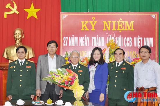 lanh dao tinh chuc mung ngay truyen thong hoi cuu chien binh