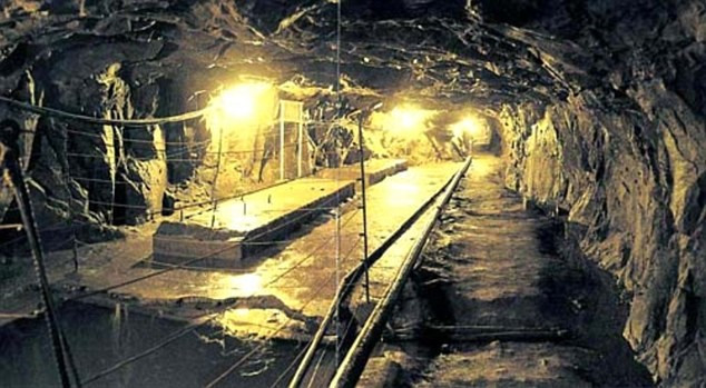 ben trong duong ham quan su bi mat cua trieu tien