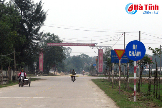 Sau phản ánh của Báo Hà Tĩnh, biển chỉ dẫn “đặt nhầm” trên quốc lộ 281 được đưa về đúng vị trí