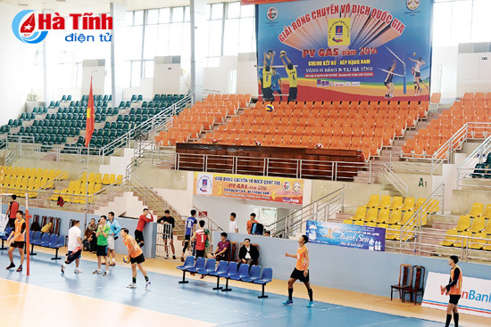 giai bong chuyen pv gas 2016 tai ha tinh nong truoc gio g