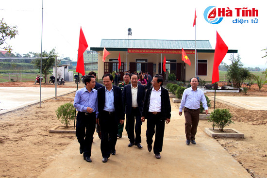 tham dinh muc do dat chuan nong thon moi tai huong son