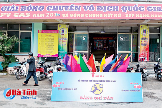 giai bong chuyen pv gas 2016 tai ha tinh nong truoc gio g