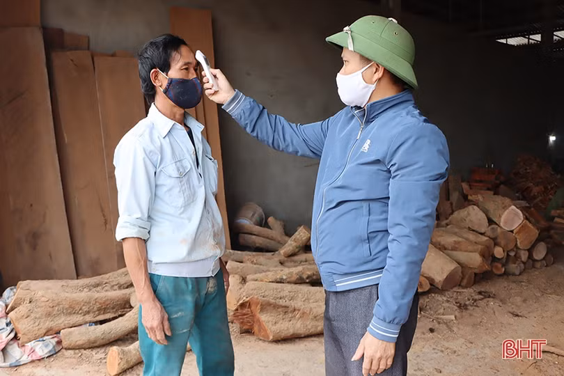 Các cụm công nghiệp ở Hà Tĩnh ngăn dịch từ xa, bảo vệ chuỗi sản xuất