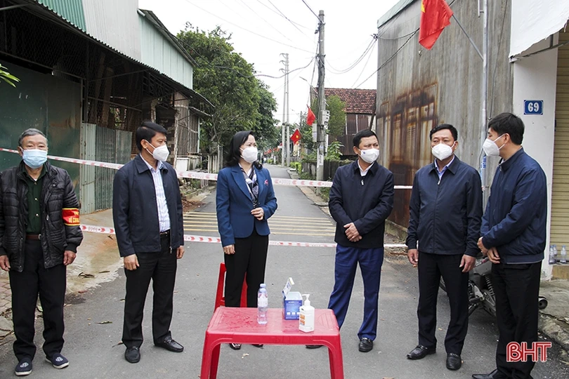 Cấp bách triển khai công tác chống dịch COVID-19 tại Đức Thọ