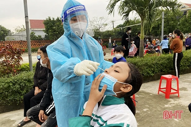 Ngày 28/11, Hà Tĩnh có 35 ca mắc COVID-19, trong đó 3 ca cộng đồng