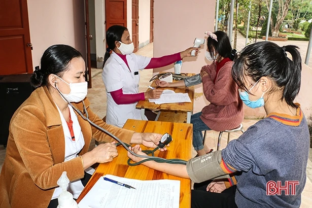 Tiêm vắc-xin phòng COVID-19 cho học sinh ở Hà Tĩnh: An toàn tiêm chủng phải được đặt lên hàng đầu