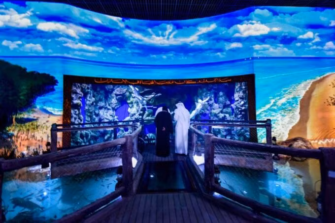 Bên trong thủy cung lớn nhất Trung Đông