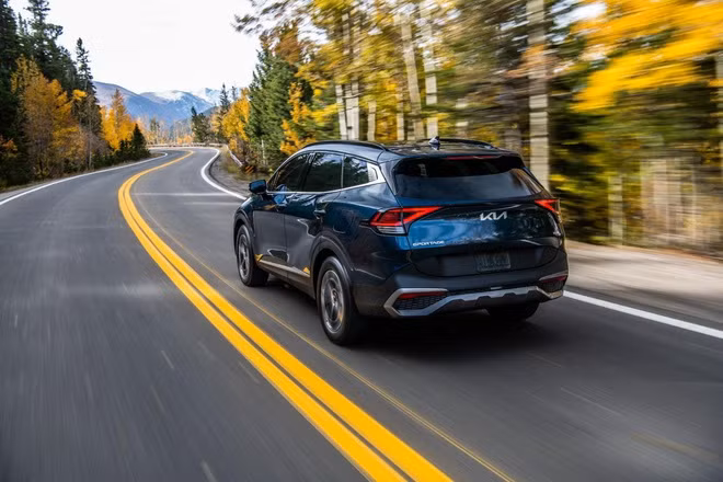 Chi tiết Kia Sportage Hybrid 2023: “Uống” xăng 6L/100 km, sắp về Việt Nam
