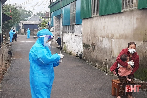 Cẩm Xuyên khẩn trương truy vết các trường hợp liên quan đến ca bệnh trong cộng đồng