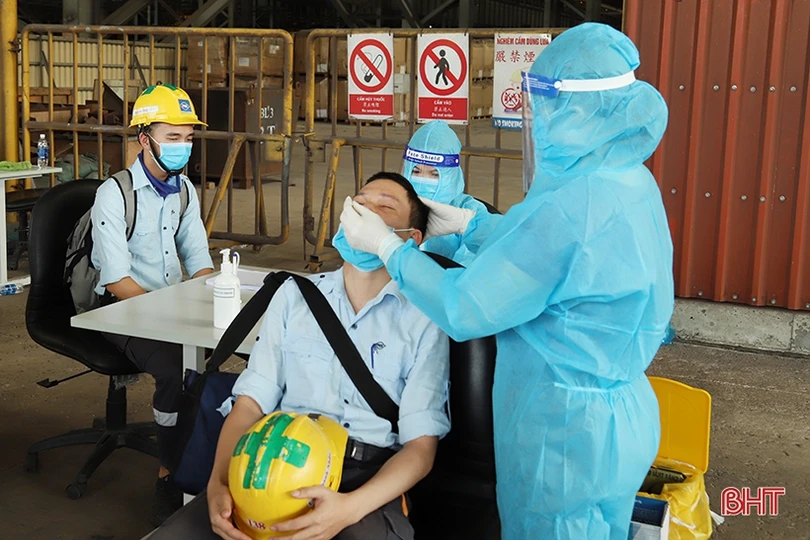 Doanh nghiệp Hà Tĩnh “thích ứng an toàn, linh hoạt” để sản xuất