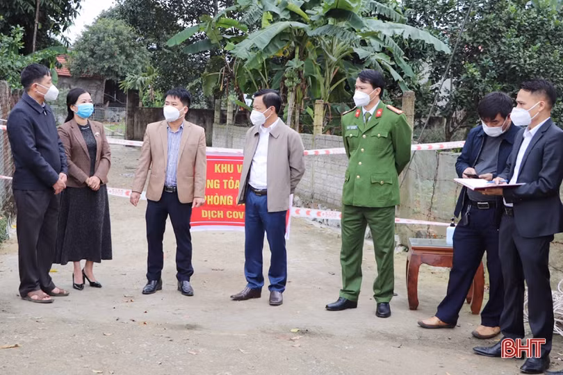 Khẩn trương truy vết, xét nghiệm liên quan đến ca nhiễm COVID-19 ở Vũ Quang