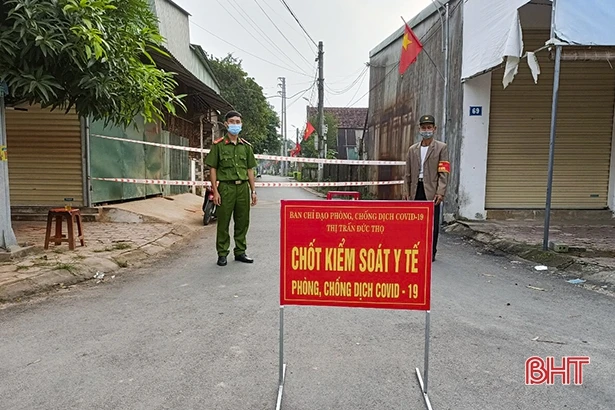 Ngày 23/11, Hà Tĩnh có 16 ca mắc COVID-19, trong đó 8 ca trong cộng đồng