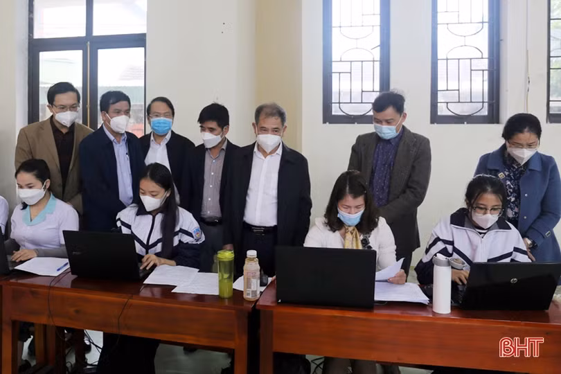 Thạch Hà triển khai tiêm vắc-xin phòng COVID-19 cho học sinh từ 16-18 tuổi