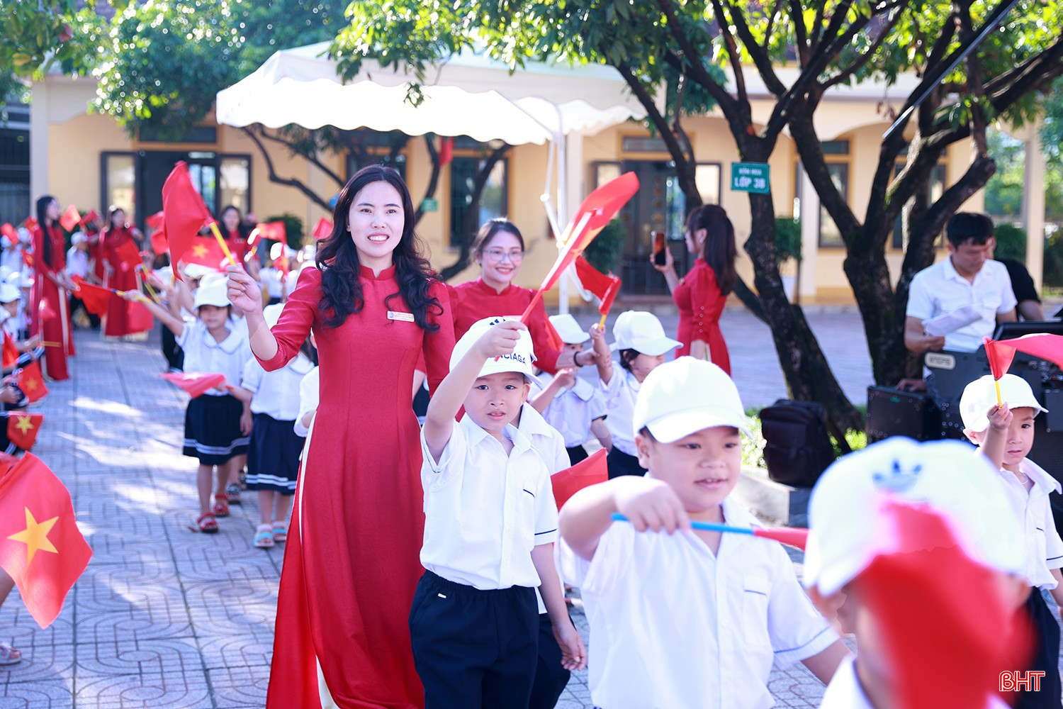 Năm học 2025 - 2026, Trường Tiểu học Kỳ Liên có 19 lớp 643 học sinh. Năm học 2025 - 2026, Trường Tiểu học Kỳ Liên có 19 lớp 643 học sinh.