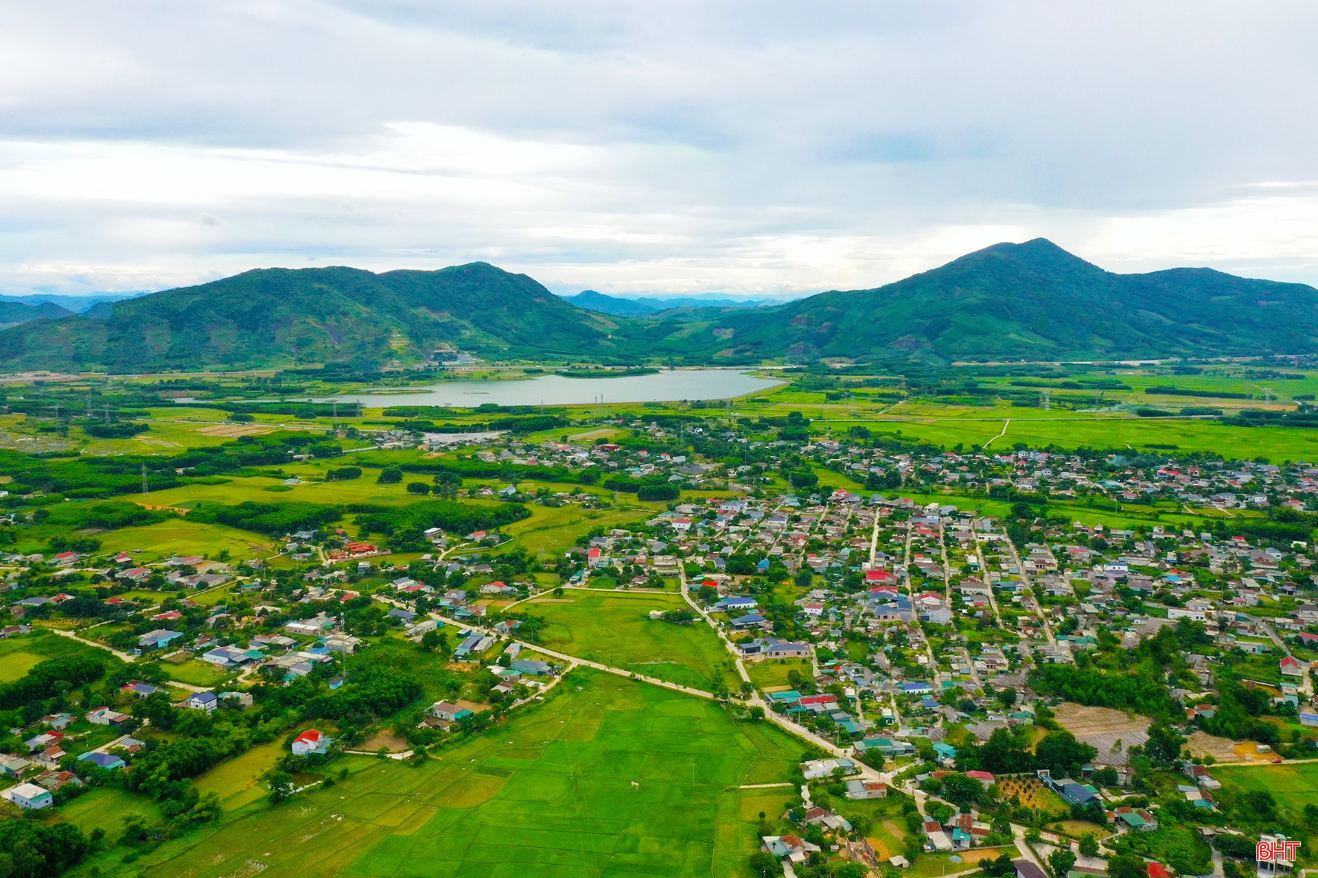 Toàn cảnh xã Kỳ Hoa từ trên cao. bqbht_br_dji-0669-1.jpg