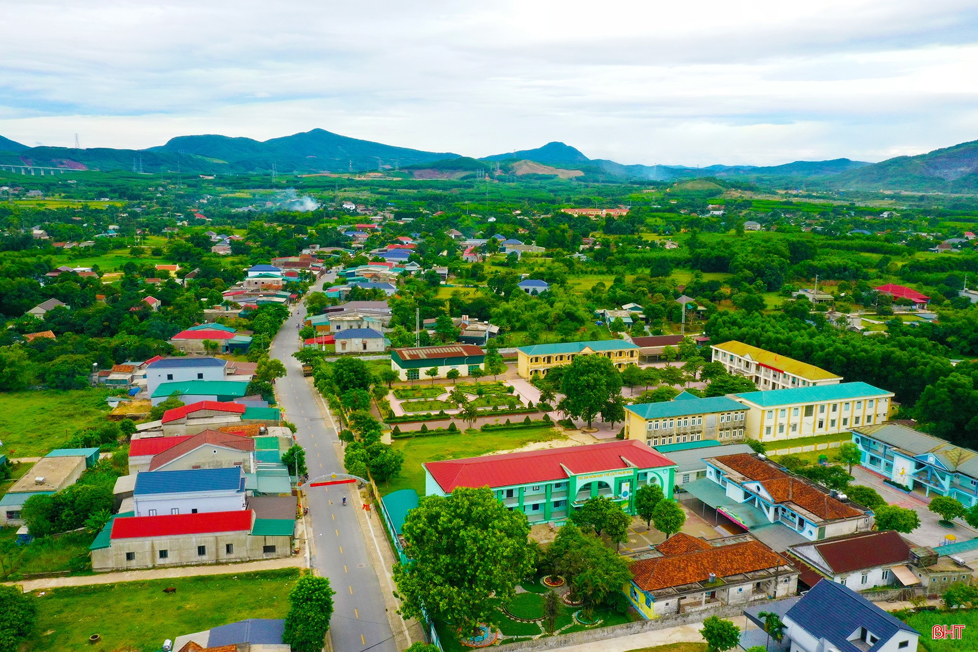 Một góc trung tâm hành chính xã Kỳ Hoa. bqbht_br_dji-0665-1.jpg