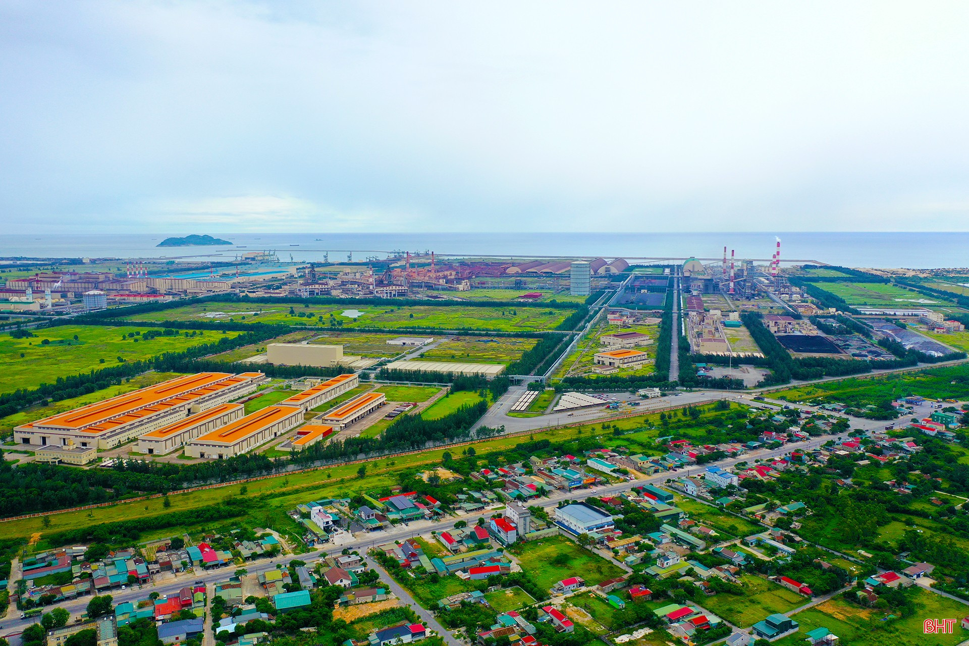 Toàn cảnh góc trung tâm phường Hoành Sơn. bqbht_br_dji-0628.jpg