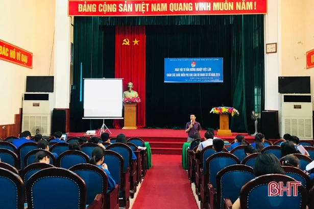 Hơn 150 đoàn viên thị xã Kỳ Anh được tư vấn việc làm và khám sức khỏe miễn phí