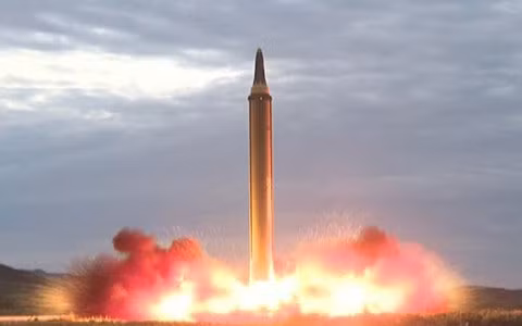 Thế giới nổi bật trong tuần: Mỹ chính thức liệt Trung Quốc là nước thao túng tiền tệ