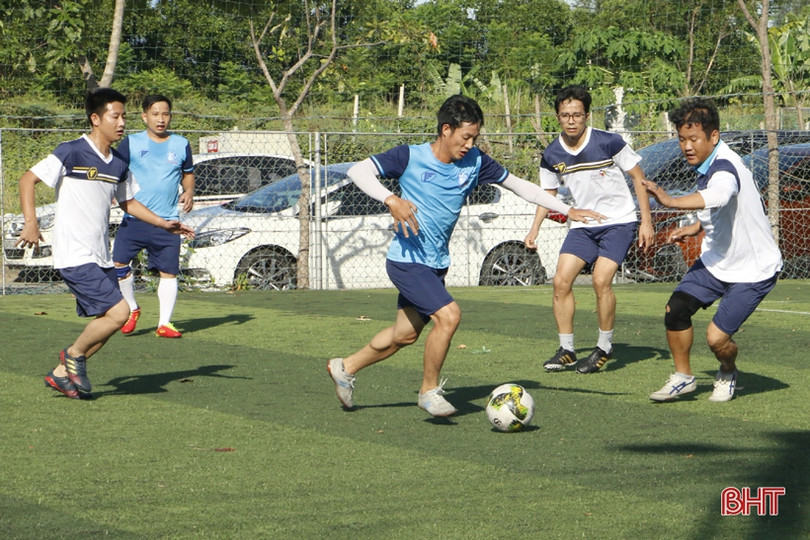 Khởi tranh Giải Bóng đá truyền thống ngành Thông tin và Truyền thông Hà Tĩnh