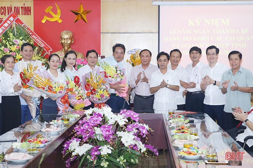 Phát huy tinh thần gương mẫu, tiếp tục làm tốt công tác xây dựng Đảng