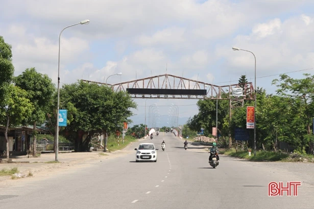 Hướng đến đô thị thông minh: TP Hà Tĩnh xây dựng hệ thống giám sát, xử phạt giao thông, nhận dạng biển số