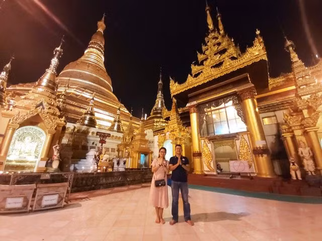 Độc đáo ngôi chùa dát 90 tấn vàng, gắn nghìn viên kim cương đắt giá ở Myanmar