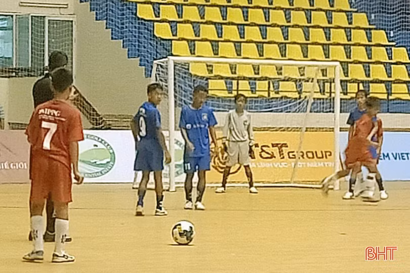 Đội bóng trẻ em hoàn cảnh đặc biệt Hà Tĩnh thắng Gia Lai 8-0 trận mở màn