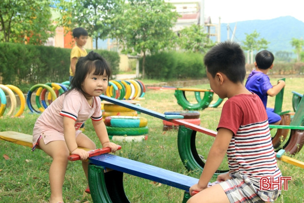  Độc đáo khu vui chơi từ vật liệu tái chế cho trẻ em Xuân Liên 
