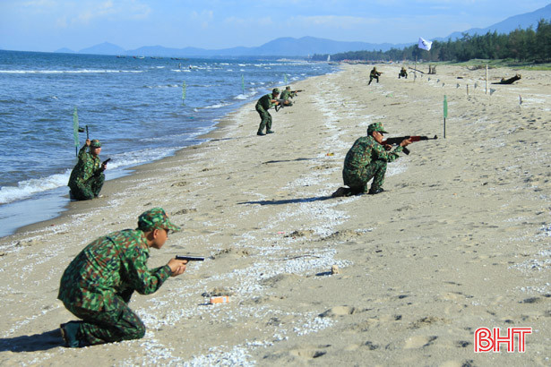 Gay cấn màn diễn tập tiêu diệt biệt kích của dân quân vùng biển Hà Tĩnh