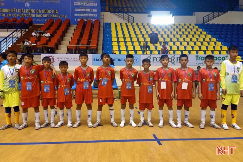 Đội bóng trẻ em hoàn cảnh đặc biệt Hà Tĩnh thắng Gia Lai 8-0 trận mở màn