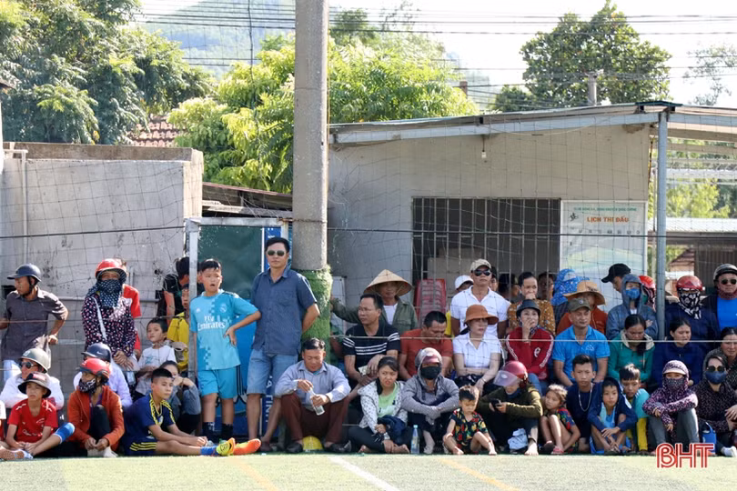 12 cầu thủ bóng đá nhí trúng tuyển vào lò đào tạo Hà Tĩnh