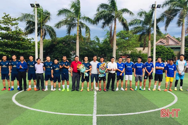 Quế Ngọc Hải, Nguyên Mạnh ngược “phố núi” Hà Tĩnh đá bóng gây quỹ từ thiện