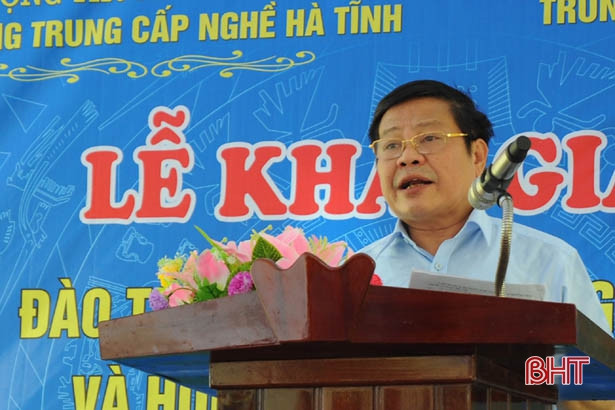 Đức Thọ khai giảng hệ trung cấp vừa học vừa làm khóa 2019 – 2021