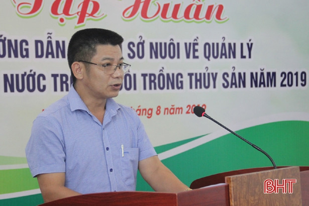 Chuyên gia hướng dẫn hộ nuôi trồng thủy sản Hà Tĩnh quản lý nguồn nước