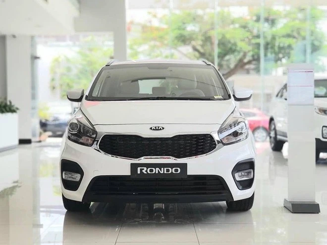 Kia Rondo thêm phiên bản giá rẻ chỉ 585 triệu đồng