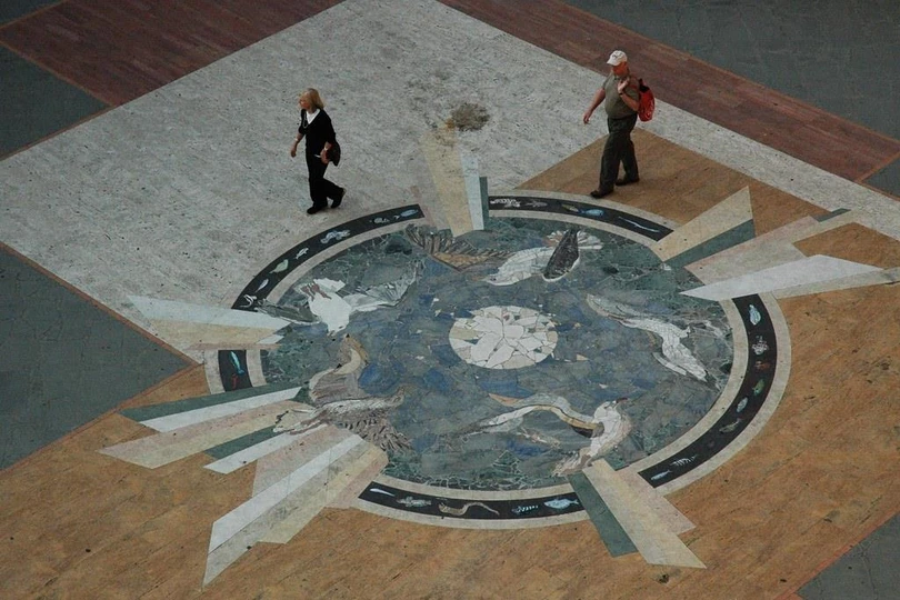 Lạc bước giữa ngôi nhà cầu vồng đẹp như cổ tích