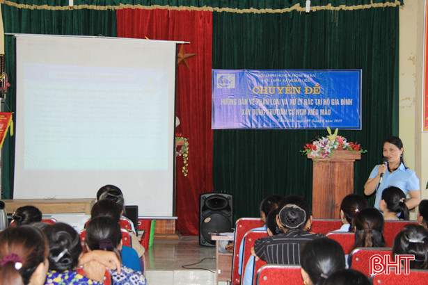 Hướng dẫn phân loại, xử lý rác tại nguồn cho 220 hộ dân ven biển Nghi Xuân