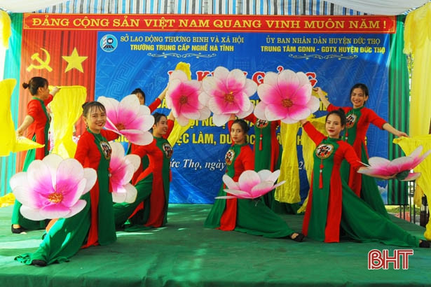 Đức Thọ khai giảng hệ trung cấp vừa học vừa làm khóa 2019 – 2021