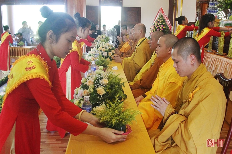 Xúc động đại lễ Vu lan - mùa hiếu hạnh 2019 tại chùa Giai Lam