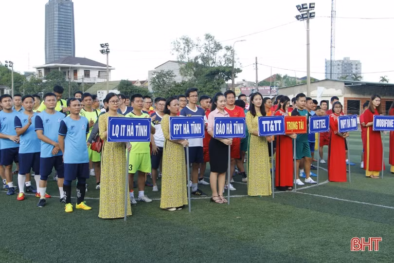 Khởi tranh Giải Bóng đá truyền thống ngành Thông tin và Truyền thông Hà Tĩnh
